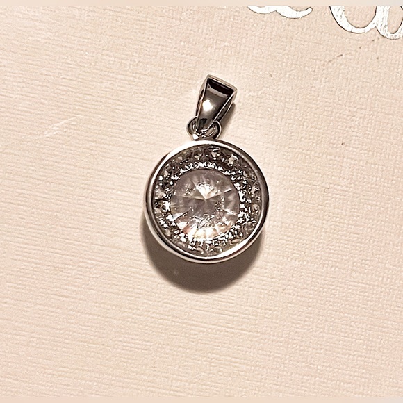 Silver Halo Round Faux Diamond Pendent - Picture 4 of 6
